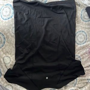 Lululemon swiftly tech black size 12, worn 2 times, good condition